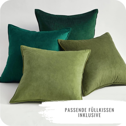 4er Set Samt Kissen von Interior by Hakito in verschiedenen Grüntönen, mit passenden Füllkissen, ideal für eine stilvolle Einrichtung.