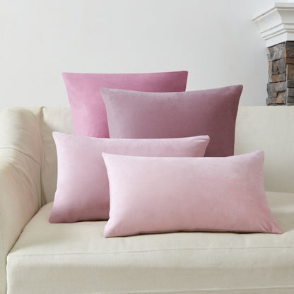 Stylisches 4er Set Samt Kissen mit Füllung in sanften Pinktönen von Interior by Hakito, ideal für jedes Schlafzimmer oder Wohnzimmer.