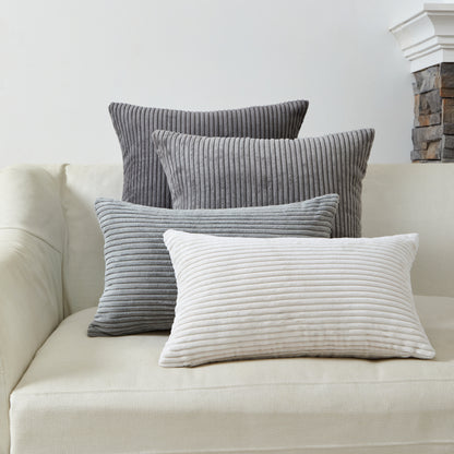 Elegantes 4er Set Oeko-Tex Kissen in Grautönen von Interior by Hakito, ideal für Sofa und Bett – Mary Kordsamt.
