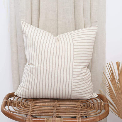 Kissen Ella 2er Set von Interior by Hakito, mit dezenten Streifen in zeitlosem Design, ideal für jedes Zuhause.