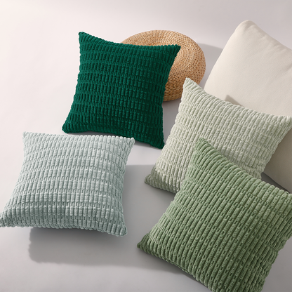 Attraktives 4er Set Kissen Mosa Kordsamt von Interior by Hakito in verschiedenen Grüntönen, geeignet für Stühle und Sofas.