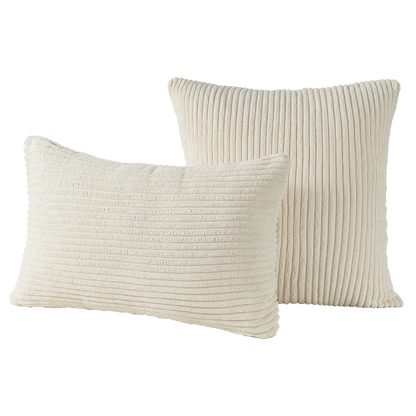 Kordsamt Kissen Mary im 2er Set von Interior by Hakito, weiche und gestreifte Couchkissen für ein entspanntes Schläfchen, ideal für jede Wohnumgebung.