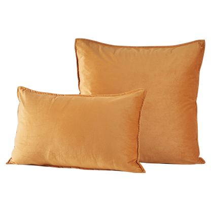 Kissen Set Sami aus Samt von Interior by Hakito - Zwei ergonomische Kissenbezüge in warmem Orange, perfekt für stilvolle Wohnräume.